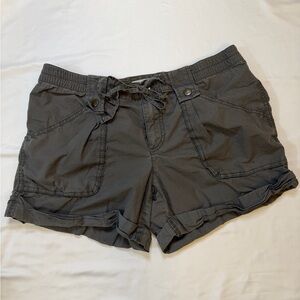 Loft size 6 gray shorts